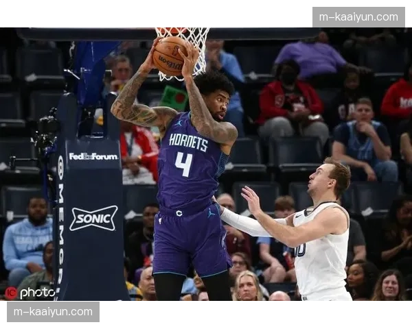 黄蜂巩固东部第八位置，布里奇斯25分三分8中4高效输出